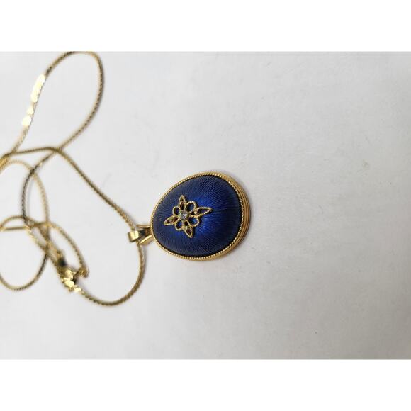 Vintage Silk Thread Pendant Necklace Blue Gold Tone Oval 24in Chain Filigree - Picture 5 of 10